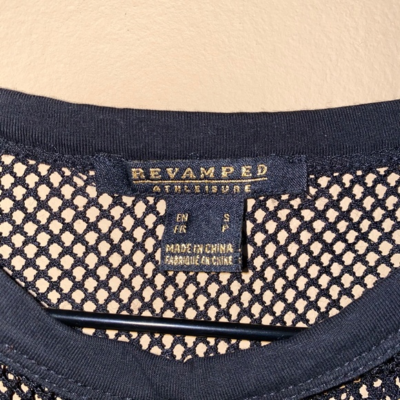 Black Mesh Overlay Crop Top - Picture 3 of 3